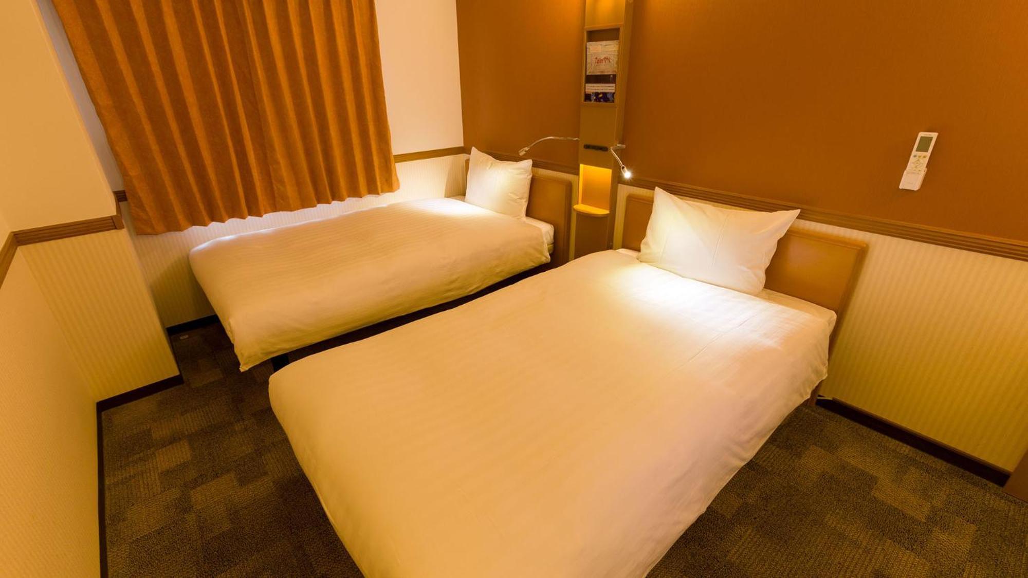 Toyoko Inn Yonezawa Ekimae Стая снимка